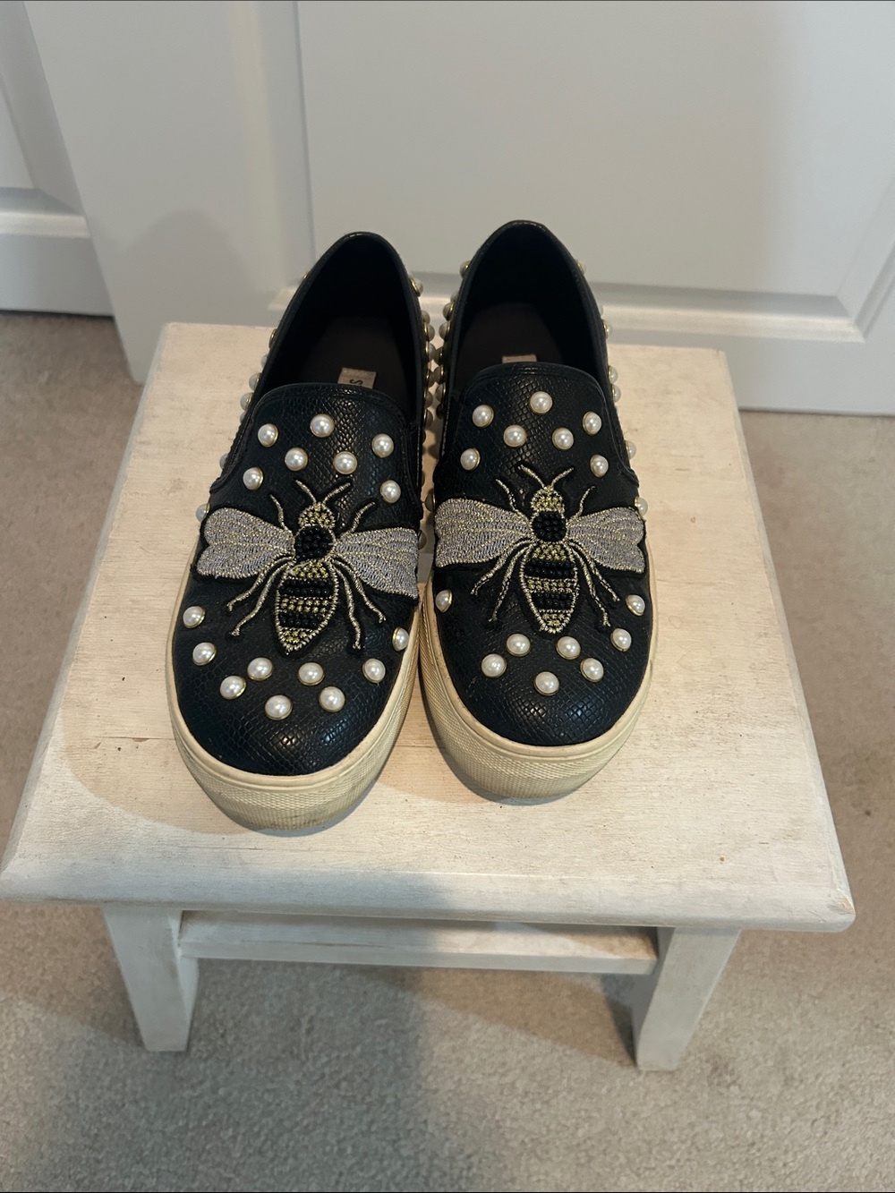 Steve Madden Black Pearl & Bee-Embroidered Slip-On Mules